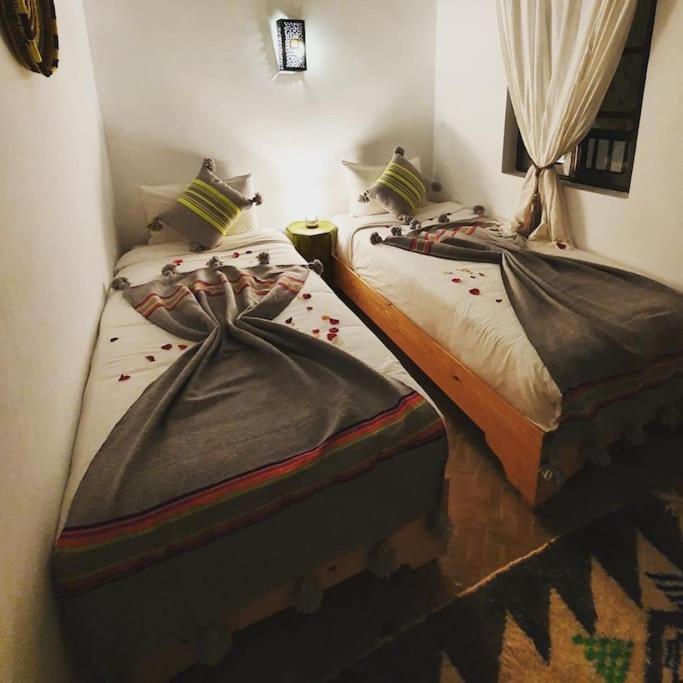 Charmant Riad Pour Familles Ou Groupes - Dar Mama Эс-Сувейра Экстерьер фото